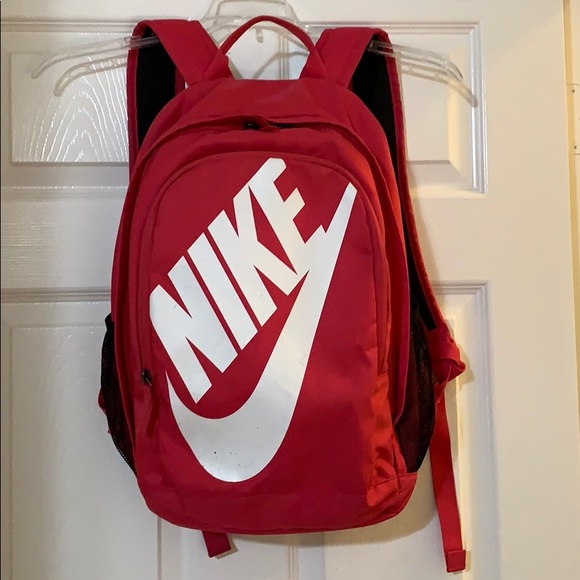 hot pink nike backpack